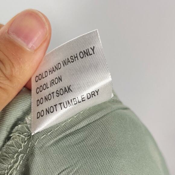 Princess Polly US 4 Light Green Long Sleeve Jumpsuit Tapered Cinch Waist VNeck - Picture 12 of 12